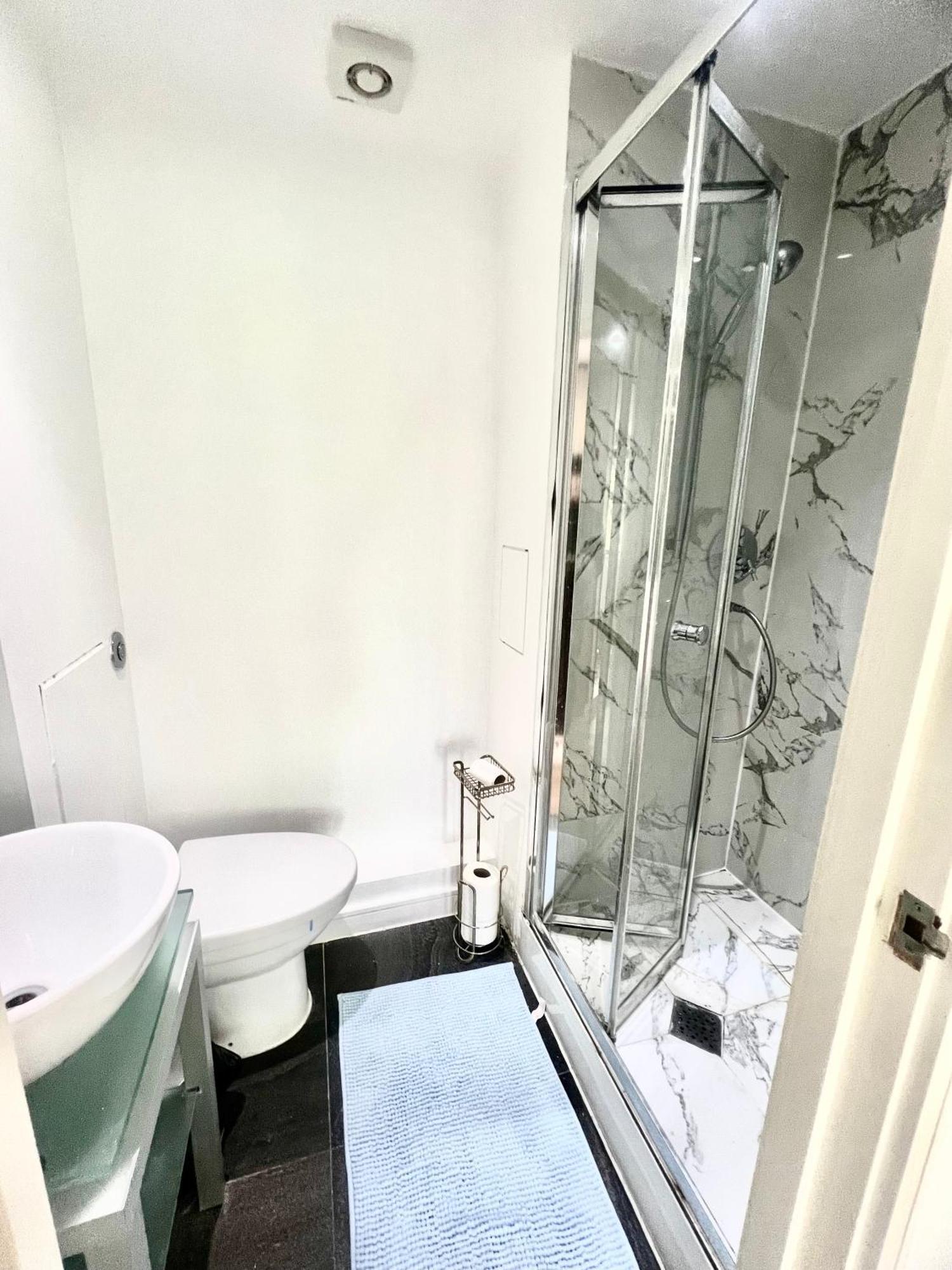 London Euston Luxury Apt Exterior photo